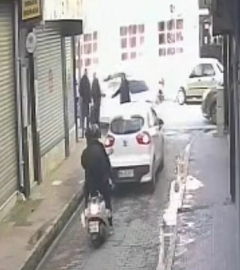 İnternet sitesi sahibinin tabancayla vurulma anı kamerada