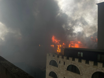 İstanbul- Ataşehir'de 4 katlı iş yerinde yangın- 4 / Havadan yeni görüntü