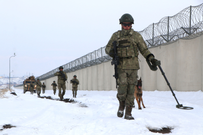 Hudut Kartalları Türkiye-İran sınırını 7 gün 24 saat koruyor / Ek fotoğraflar