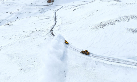 Van'ın 6 ilçesinde kar yağışı; 78 yerleşim yeri ulaşıma kapandı