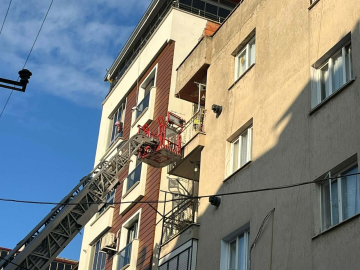 Evinde ölü bulundu