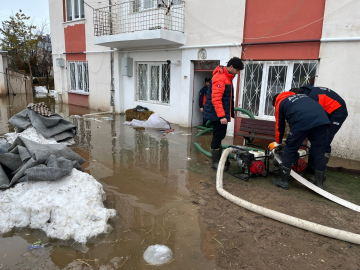 Sivas'ta kar suları taşkına neden oldu