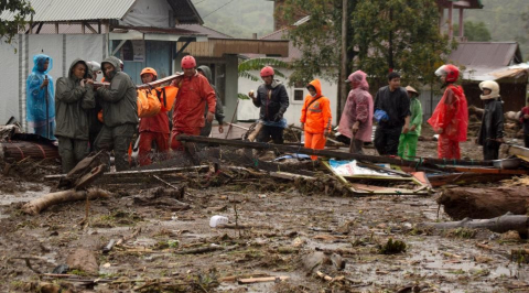 Endonezya'daki toprak kaymasında hayatını kaybedenlerin sayısı 85'e yükseldi
