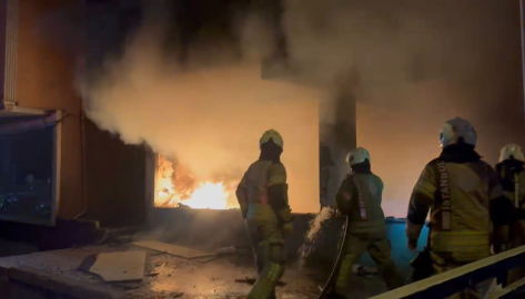 İstanbul - Kağıthane'de 4 katlı metruk binada yangın