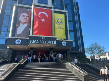 İzmir’in Buca Belediyesi’ne operasyon: 25 gözaltı (2)