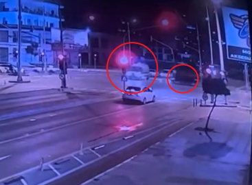 Hasta taşıyan ambulansa cipin çarptığı kaza kamerada; 5 yaralı