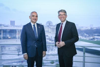 Bakan Ersoy, Almanya Kültür Bakanı Weimer ile bir araya geldi