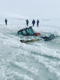 Çıldır Gölü'ne traktör düştü