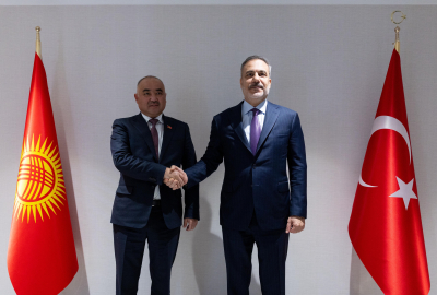 Bakan Fidan, Kırgızistan Parlamento Başkanı Uulu ile görüştü