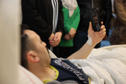 Bakan Çiftçi'den, operasyonda yaralanan özel harekat polisine, 'geçmiş olsun' telefonu