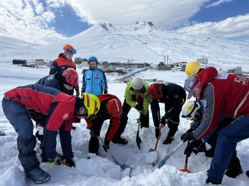 Erciyes'te 171 personelin katılımı ile çığ tatbikatı / Ek fotoğraflar