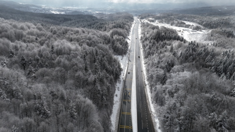 Karla kaplı Bolu Dağı dron ile görüntülendi