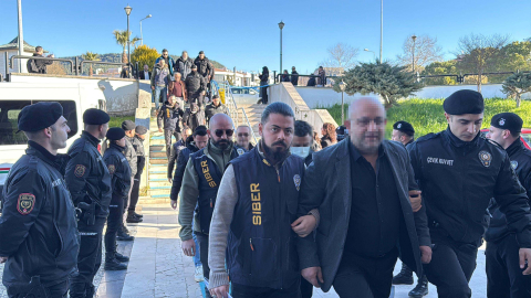 'Sakaraltı Sakarüstü' operasyonunda gözaltına alınan 8 şüpheli adliyede