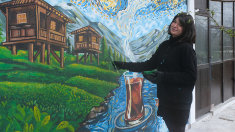 Rize’nin simgeleri Van Gogh tarzıyla duvara yansıdı