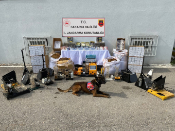 Sakarya'da kaçak tütün operasyonu: 3 gözaltı