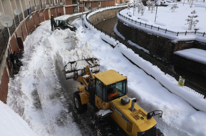 Bitlis'te kar durdu, temizlik çalışması başladı / Ek fotoğraflar
