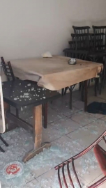 Evde yangın çıkardı, ailesinin çay ocağına balyozla zarar verdi