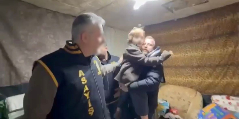 7 yıl sonra alıkonulduğu harabe evde bulunan Nazar, adını Ahmet olarak biliyormuş