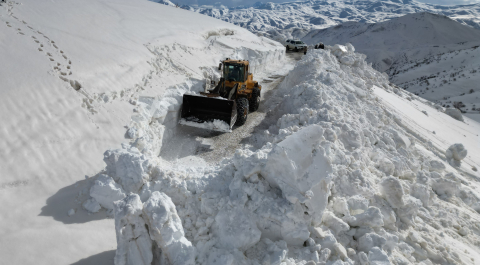 Bitlis'te 5 metreyi bulan karla mücadele/Ek fotoğraflar