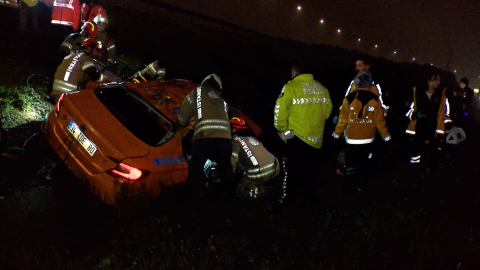 İstanbul - Pendik'te taksi su kanalına uçtu: 3 ölü,1 yaralı