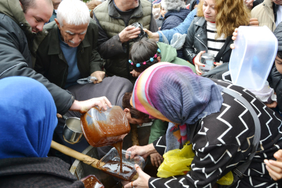 Manisa'da mesir karma töreninde izdiham