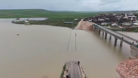Diyarbakır’da sağanak; Ambar Çayı taştı, yol ve tarlalar sular altında kaldı