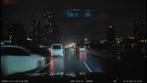 İstanbul – Esenyurt’ta makas atan sürücünün neden olduğu kaza kamerada