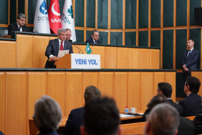 Davutoğlu: Türkiye'nin doğru yaptığı şeyler var