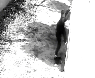 Balkonundan girdiği daireden dizüstü bilgisayar çalan şüpheli tutuklandı