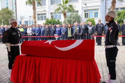 Mersin'de geçirdiği kazada şehit olan polis memuru için tören düzenlendi