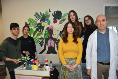 Kanser hastalarına moral için hastane duvarına resim yaptılar