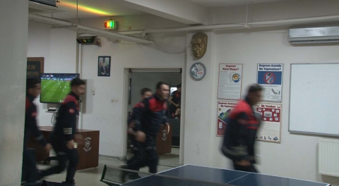 Dünya Kupası maçını bırakıp yangına koştular