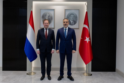 Bakan Fidan, Hollandalı mevkidaşı Van Weel ile görüştü