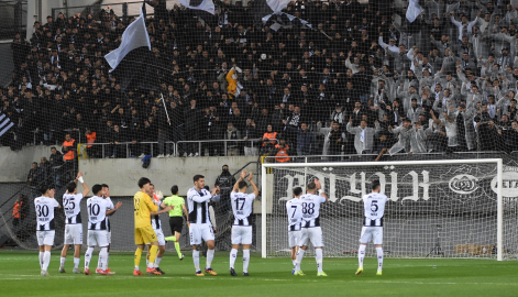 Altay'dan tribün harekatı