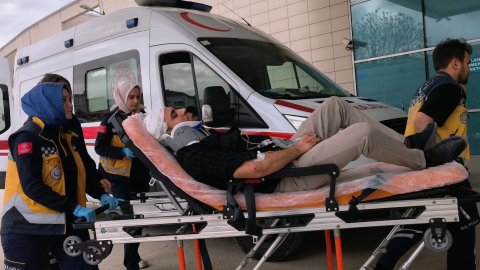 Mobilya imalathanesini basan saldırganlar 4 kişiyi sopalarla darbetti