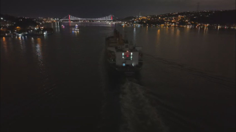 İstanbul Boğazı'nda gemi arızası; trafik çift yönlü askıya alındı -2 / Ek görüntü