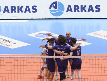 Arkas Spor final için sahada