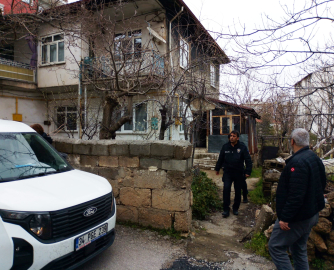 Yalnız yaşadığı evde sobadan sızan gazdan hayatını kaybetti