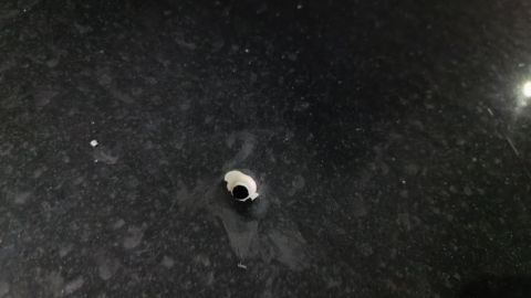 Bursa'da seyir halindeki otomobile mermi isabet etti