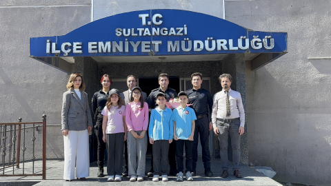 Öğrencilerden Sultangazi İlçe Emniyet Müdürlüğü'ne ziyaret