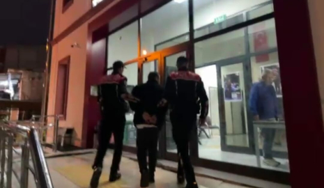 İzmir'de 10 yıl hapis cezası ile aranan firari hükümlü yakalandı