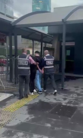 İzmir’de 2 firari hükümlü saklandıkları depoda yakalandı