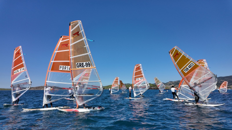 Windsurf Techno 293 Dünya Şampiyonası Foça'da devam ediyor