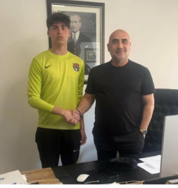 İzmir Çoruhlu FK'da imza töreni