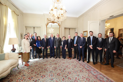 Bakan Bolat, Brüksel Başkent Bölgesi Başbakanı Dillies ile bir araya geldi / Ek bilgi ve fotoğrafla