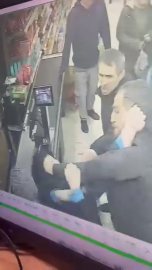 Pendik'te poşetini kontrol etmek isteyen kasiyeri darbeden müşteri tutuklandı / Ek bilgi