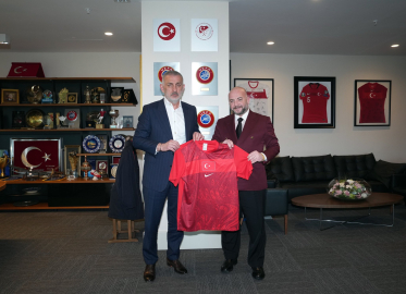 Kırkpınar ağası Ufuk Özünlü, TFF Başkanı Hacıosmanoğlu ve Başkan Vekili Otyakmaz'ı ziyaret etti