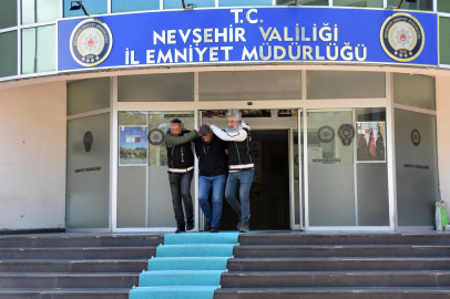 Midelerinde uyuşturucuyla yakalanan 2 şüpheli tutuklandı