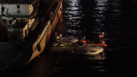 Üsküdar Haydarpaşa Limanı'nda tekne, gemiye çarptı - 1
