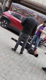 Sultangazi'de mesajla tehdit ettikleri kişiye silahlı saldırı düzenleyen şüpheliler kaçtı